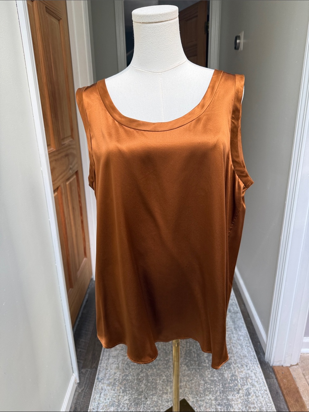 Lafayette 148 New York reversible Silk tank in Strawflower color